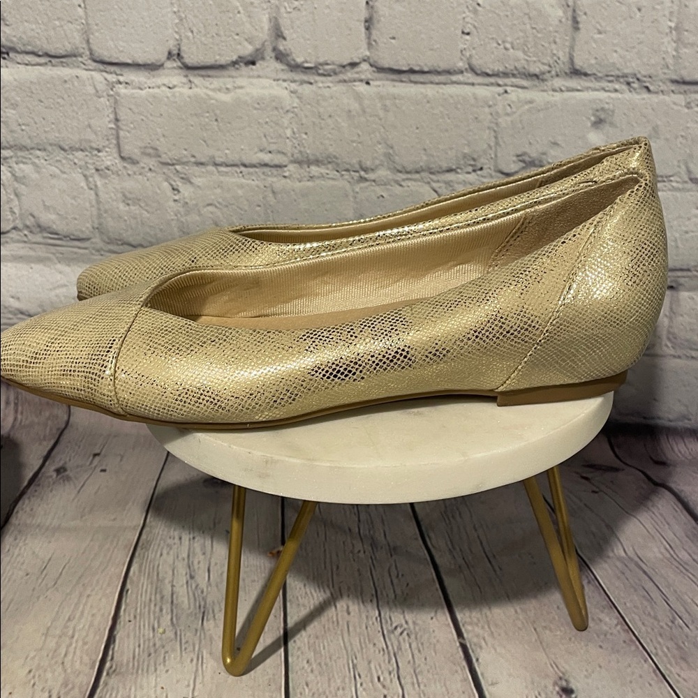 Life Stride Gold Pointe Toe Textured Flats NWOT Sz 6.5 - Picture 7 of 9